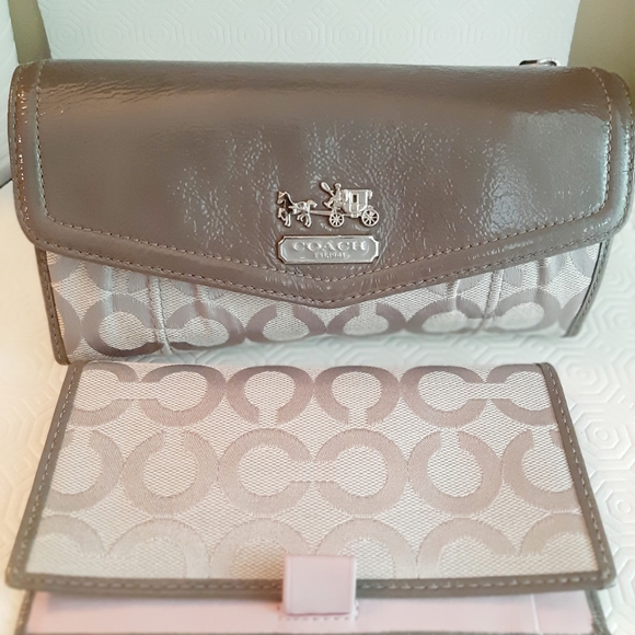 Coach  wallet - Picture 6 of 10